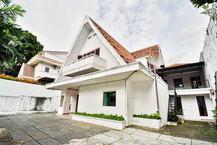 Rumah disaewakan di Jl. HOS Cokroaminoto Menteng 